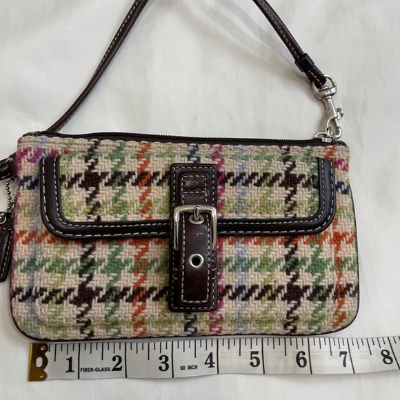 Almost brand new 100% wool Coach bag - Picture 7 of 9